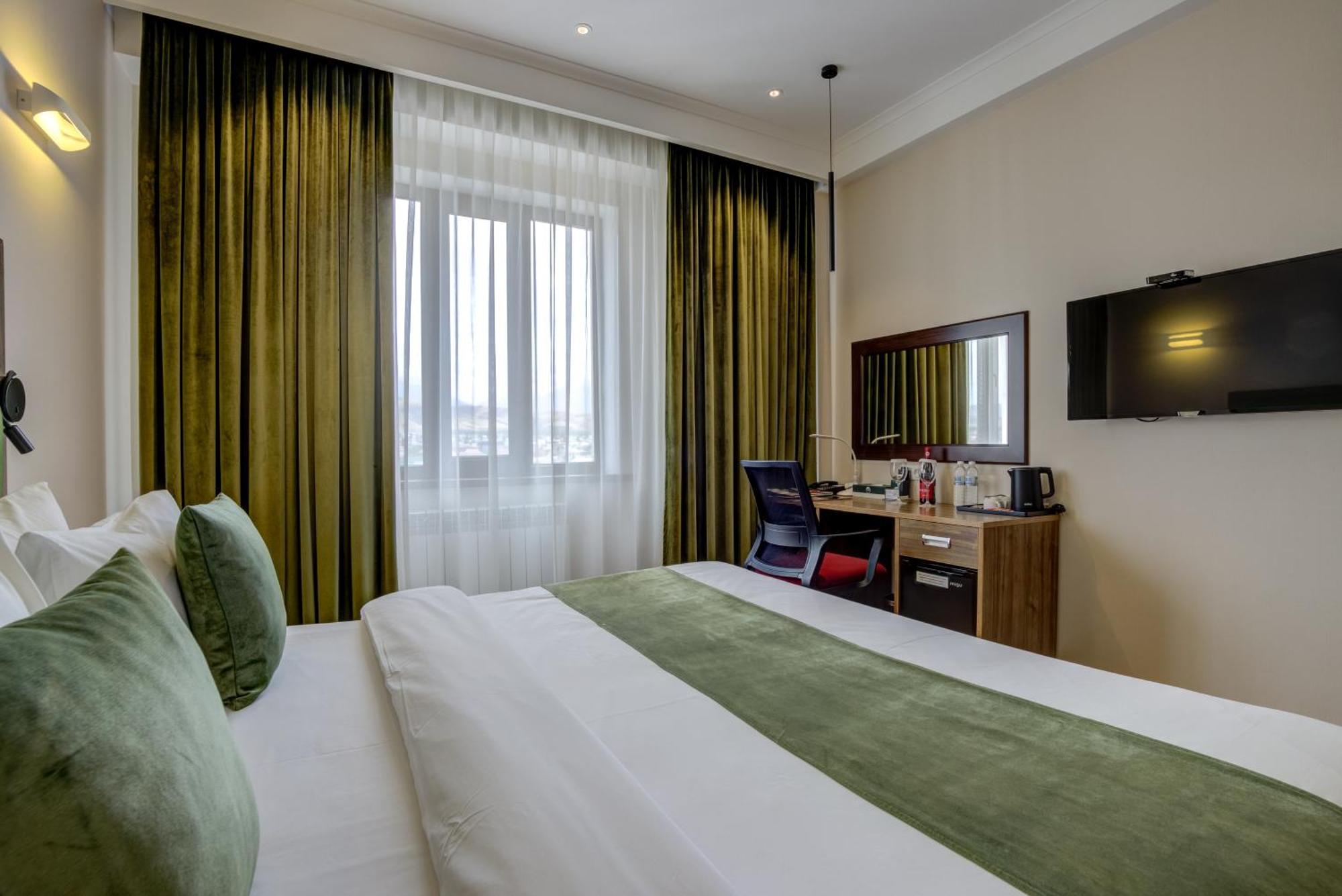 Garden Hotel & Spa Bishkek Luaran gambar