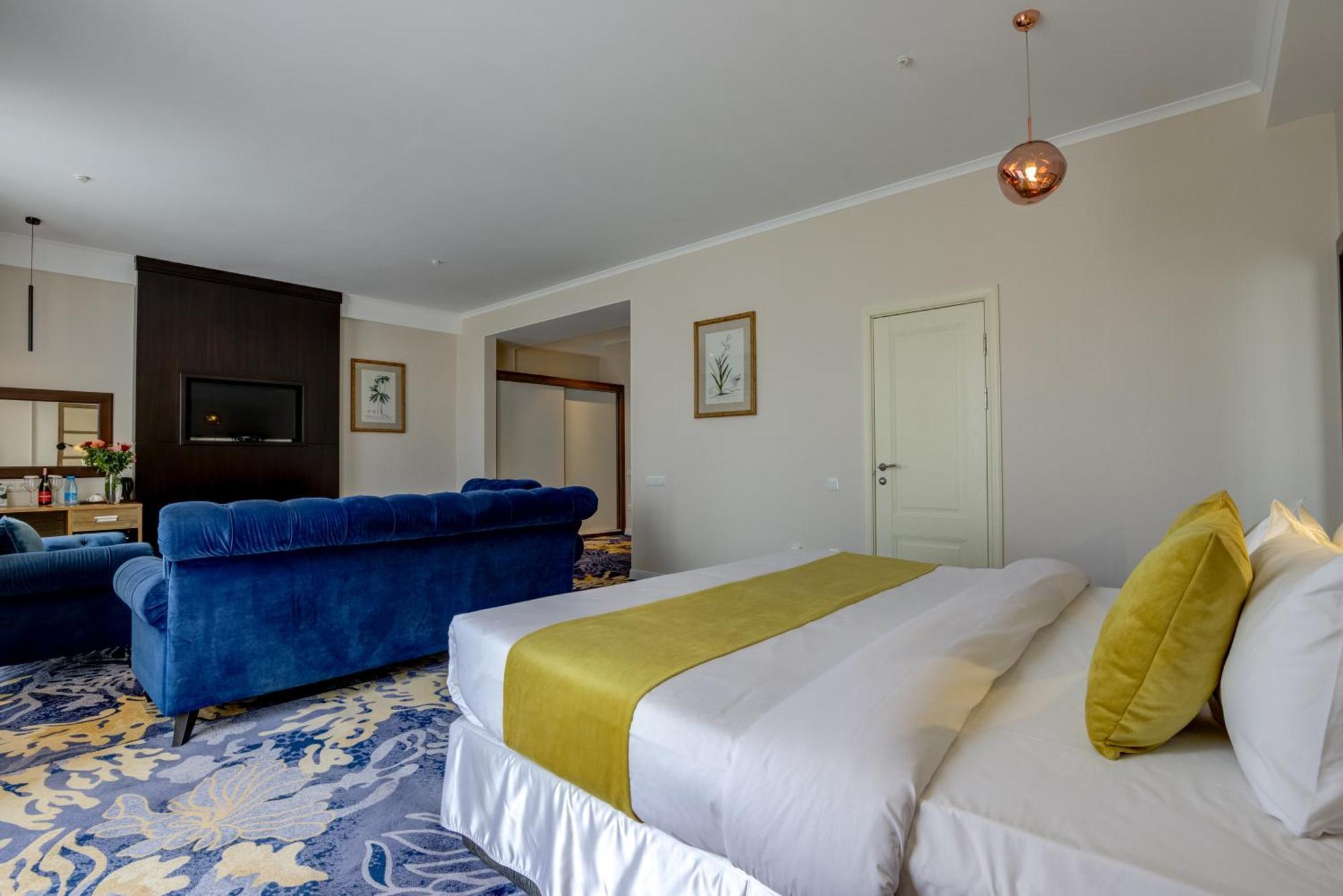 Garden Hotel & Spa Bishkek Luaran gambar