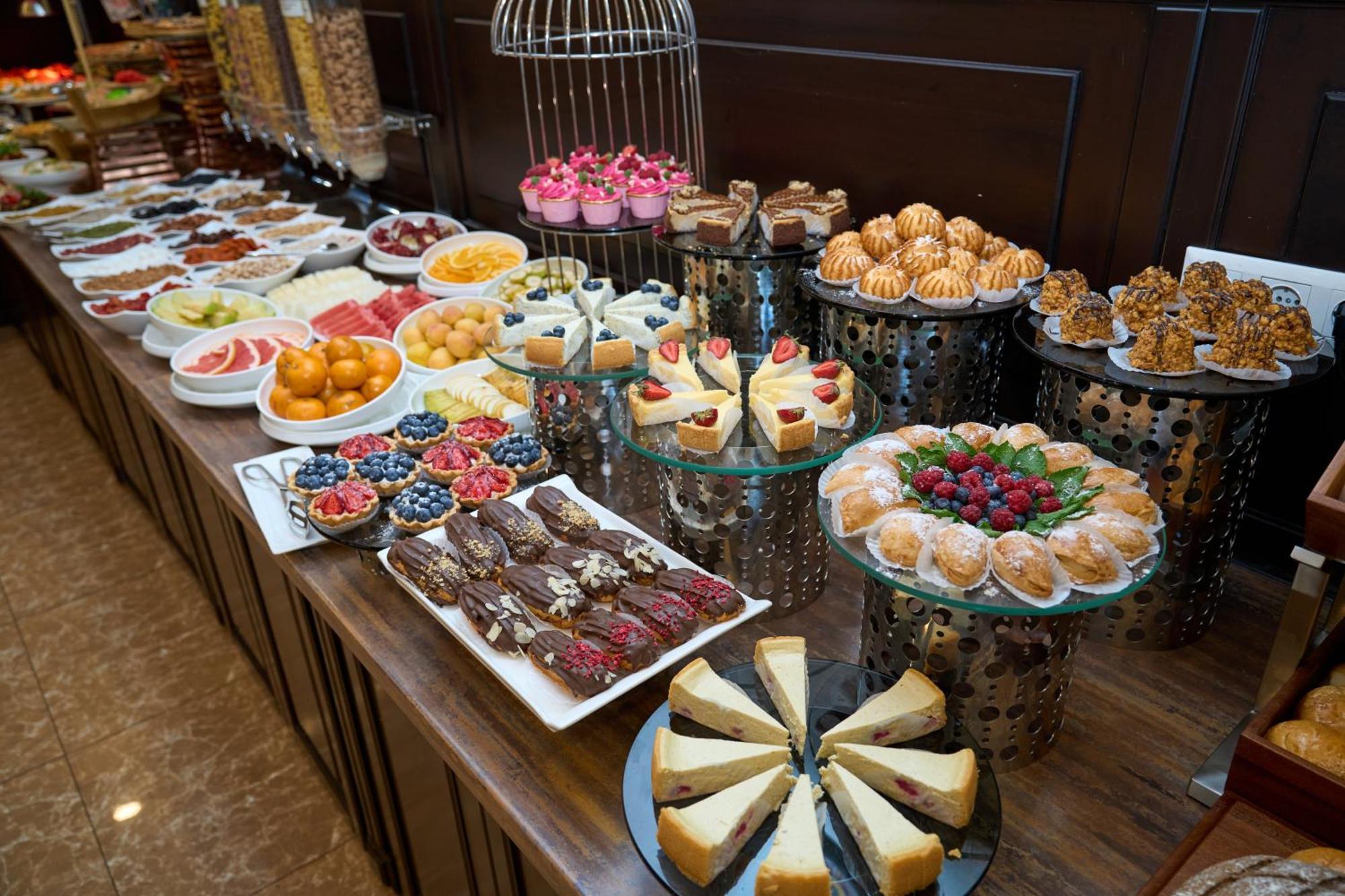 Garden Hotel & Spa Bishkek Luaran gambar