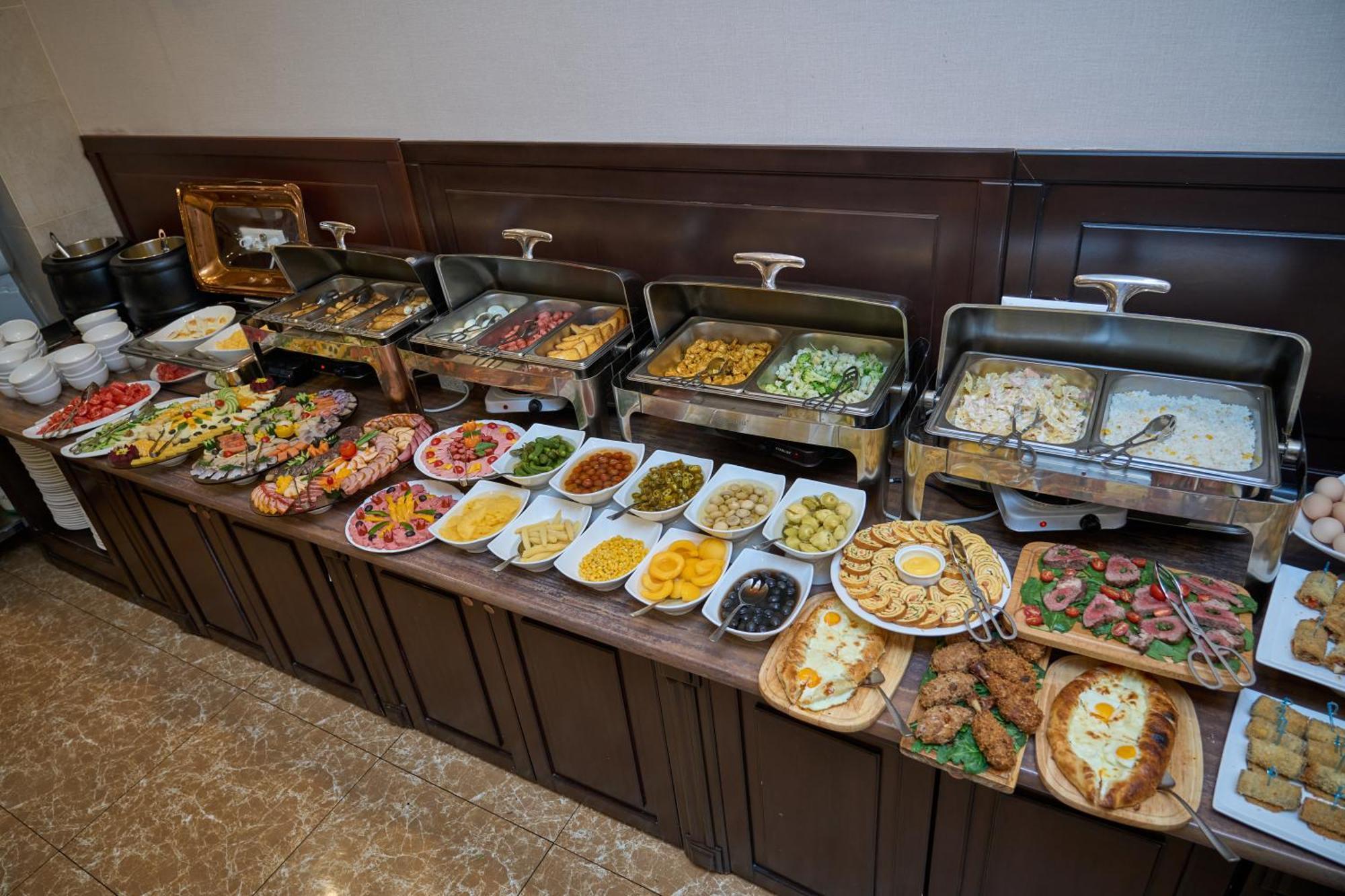 Garden Hotel & Spa Bishkek Luaran gambar