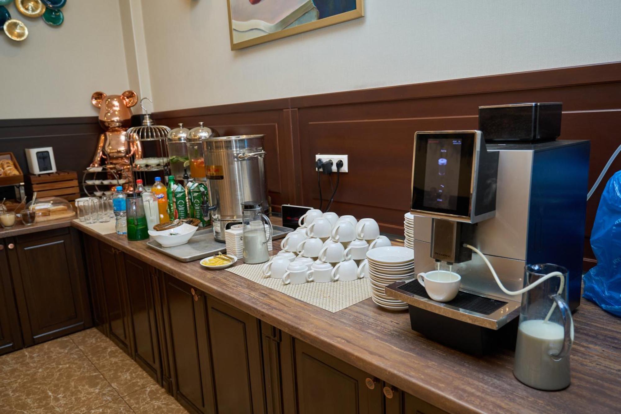 Garden Hotel & Spa Bishkek Luaran gambar